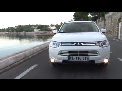 Comparatif Mitsubishi Outlander / Mazda CX-5 Comparatif Mitsubishi Outlander / Mazda CX-5