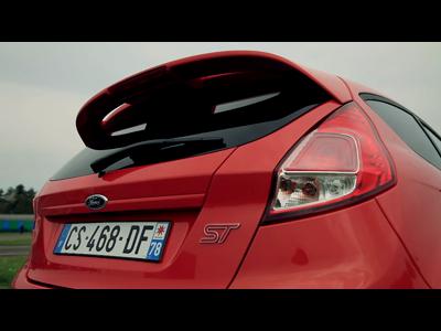 Comparatif Renault Clio R.S. / Peugeot 208 GTi / Ford Fiesta ST : le plaisir grand gagnant Comparatif Renault Clio R.S. / Peugeot 208 GTi / Ford Fiesta ST : le plaisir grand gagnant