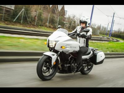 Vidéos : Essai Honda CTX 700