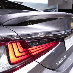 Mondial de l’Auto 2018 - Mondial de l'Auto 2018 : le Lexus ES 300h en vidéo