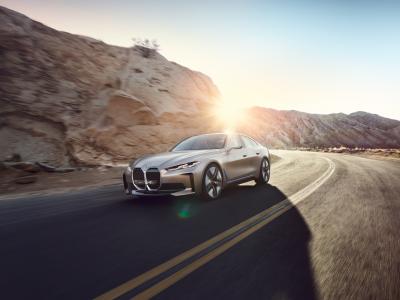 BMW Concept i4 : le Coupé 4 portes 100% en électrique