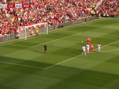 Liverpool : Gerrard enflamme Anfield en marquant dans un match des légendes (vidéo)