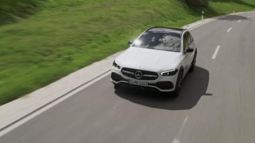 Mercedes Classe C All-Terrain (2021) : le break surélevé allemand en vidéo