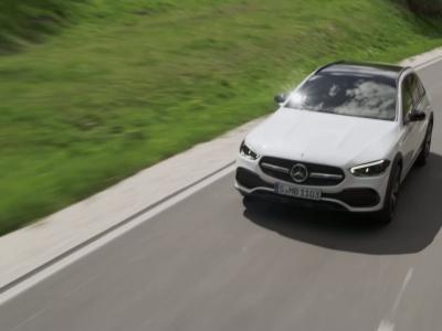 Mercedes Classe C All-Terrain (2021) : le break surélevé allemand en vidéo