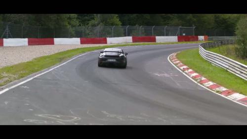 Porsche 718 Cayman GT4 RS : son tour de piste sur le Nürburgring en vidéo