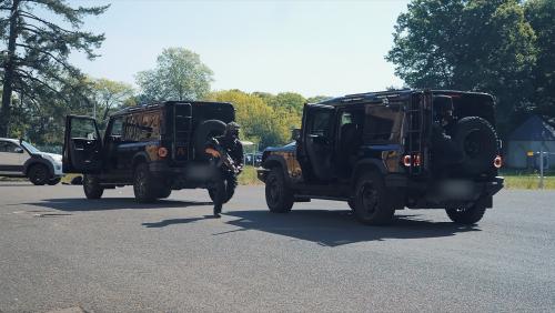 RAID de Bièvre : l’élite de la police nationale roule avec l’INEOS Grenadier