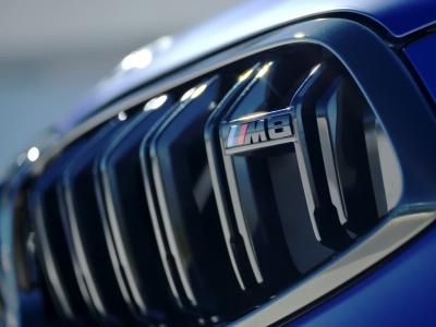 BMW M8 Compétition : vidéo officielle des versions Coupé et Cabriolet