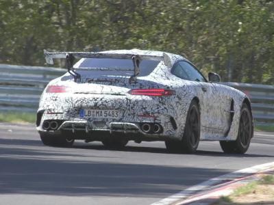 La Mercedes AMG GT R Black Series surprise en phase de test au Nürburgring