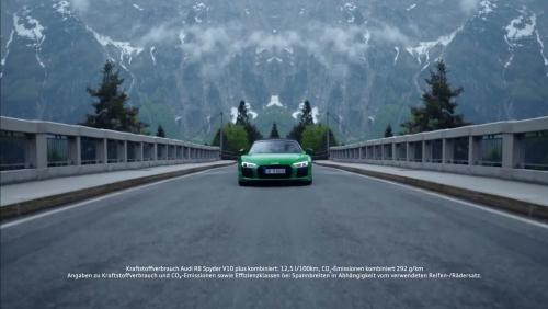 L'Audi R8 V10 Spyder Plus fait parler la poudre en montagne