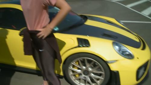 Maria Sharapova découvre la Porsche 911 GT2 RS