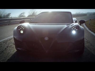L'Alfa Romeo 4C se dégourdit les jambes à Balocco