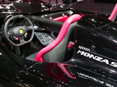 Mondial de l'Auto 2018 : la Ferrari Monza SP2 en vidéo