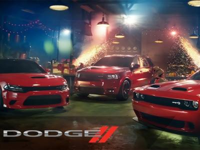 Le Père Noël a craqué pour la Dodge Challenger Hellcat Redeye