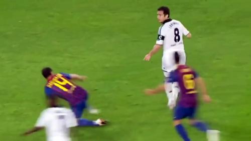 Souvenir du jour : le magnifique but de Ramires face au Barça