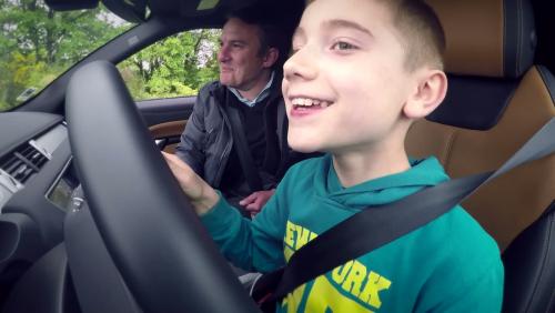 Jubilé Land Rover : quand les enfants prennent le volant