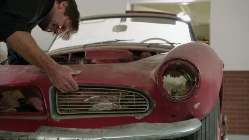 Regardez en détail la restauration de la BMW 507 d'Elvis !