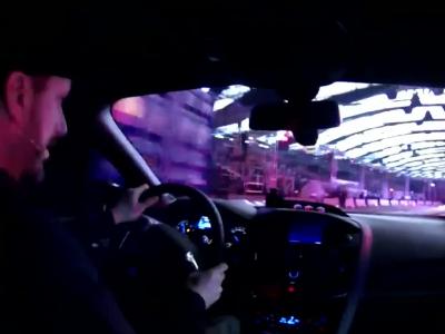 Ken Block improvise un Gymkhana au volant de la nouvelle Ford focus RS