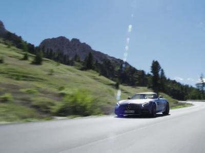 Mercedes-AMG GT Roadster : un inédit V8 biturbo de 557 ch pour la découvrable