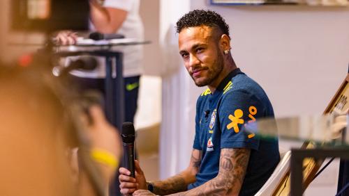 Brésil - Neymar : ''Je me sens heureux et à l'aise au PSG''