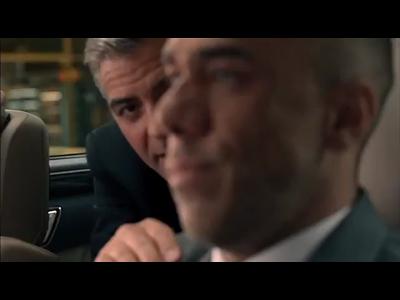George Clooney apprécie le confort de la Mercedes Classe E à châssis long
