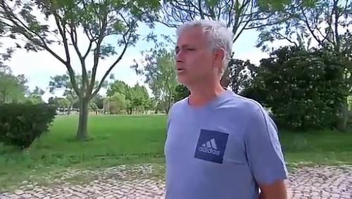 En larmes, José Mourinho craque en pleine interview !
