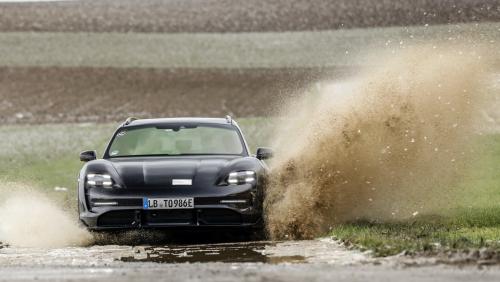 Porsche Taycan Cross Turismo : premières images pour le break baroudeur 100% électrique 