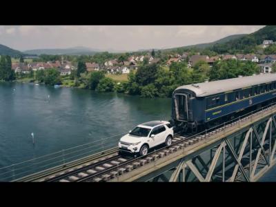 Le Land Rover Discover Sport se transforme en véritable locomotive