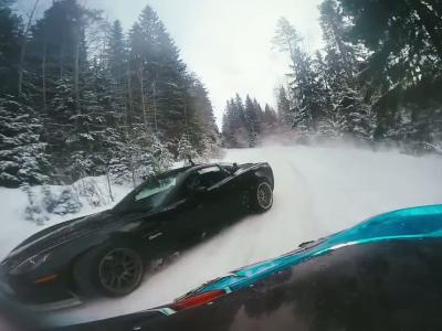 Du drift en tandem et sur la neige pour une Corvette et une Supra
