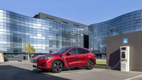 Ford Kuga Plug-in Hybrid : prix et finitions du SUV hybride rechargeable