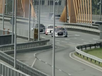 Quatre Audi S1 de rallycross terrorisent la ville de Riga