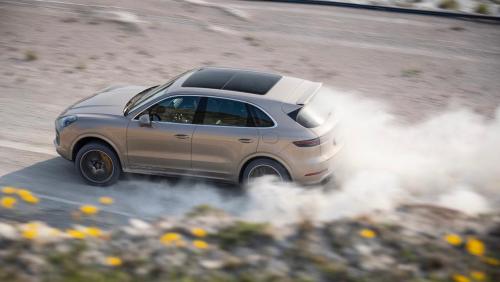 Porsche Cayenne Turbo S E-Hybrid : entre piste et terre