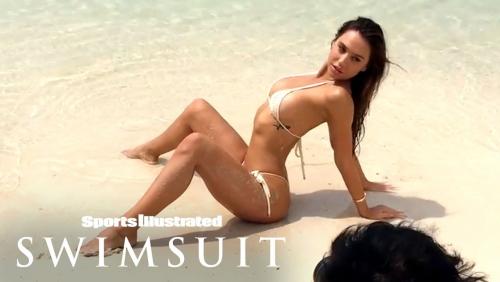 Alexis Ren , ''Behind The Scenes'' pour Sports Illustrated Swimsuit