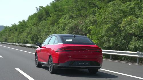 Xpeng P5 (2021) : la berline électrique chinoise en vidéo