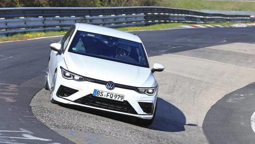 La nouvelle Golf R fait ses premiers tours de roue sur la Nordschleife