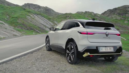 Renault Mégane E-Tech Electric (2022) : la compacte électrique en vidéo