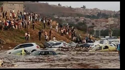 Algérie : des automobilistes emportés par des pluies torrentielles