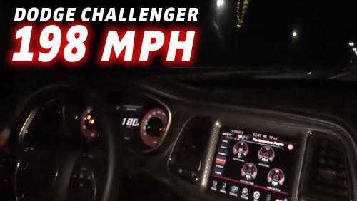 318 km/h sur une route en Dodge Challenger